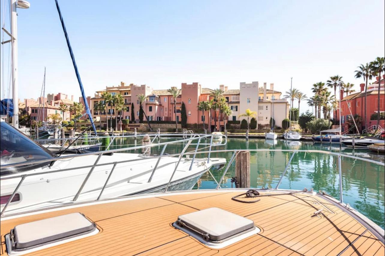 Barco Americano Sotogrande Botel *