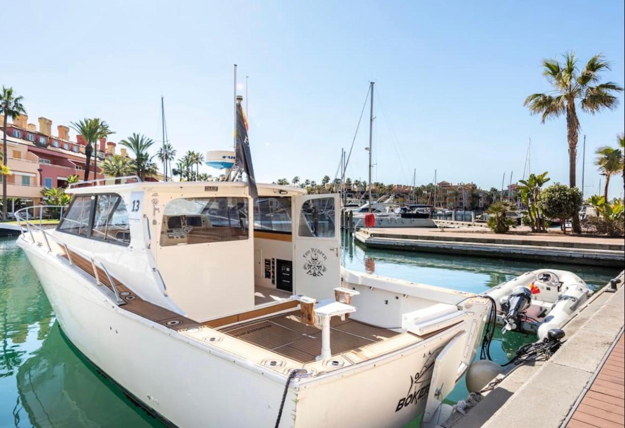 Barco Americano Sotogrande Botel