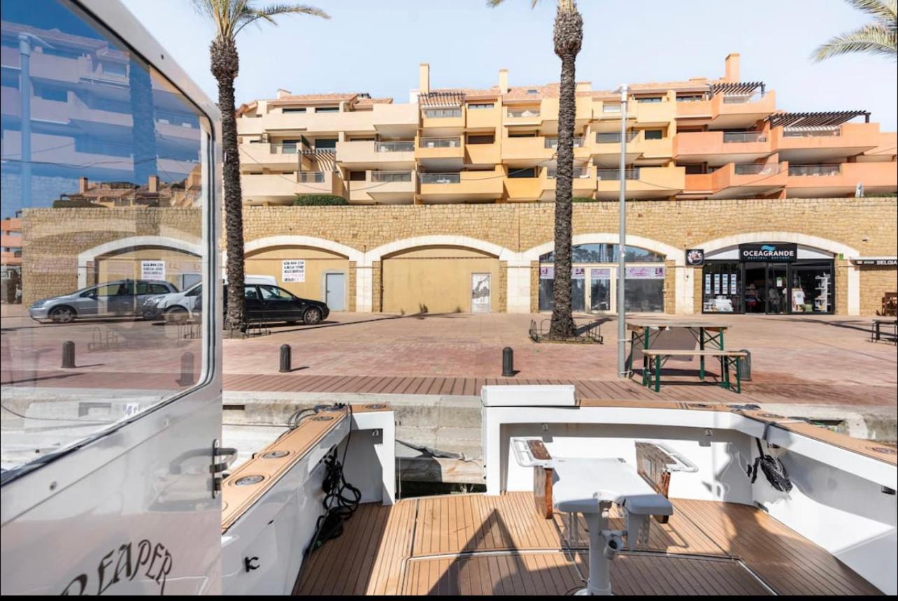 Barco Americano Sotogrande Botel