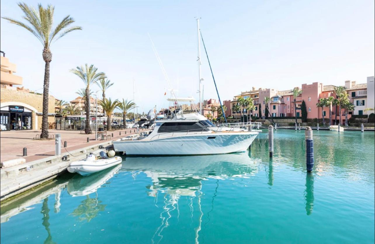 Barco Americano Sotogrande *