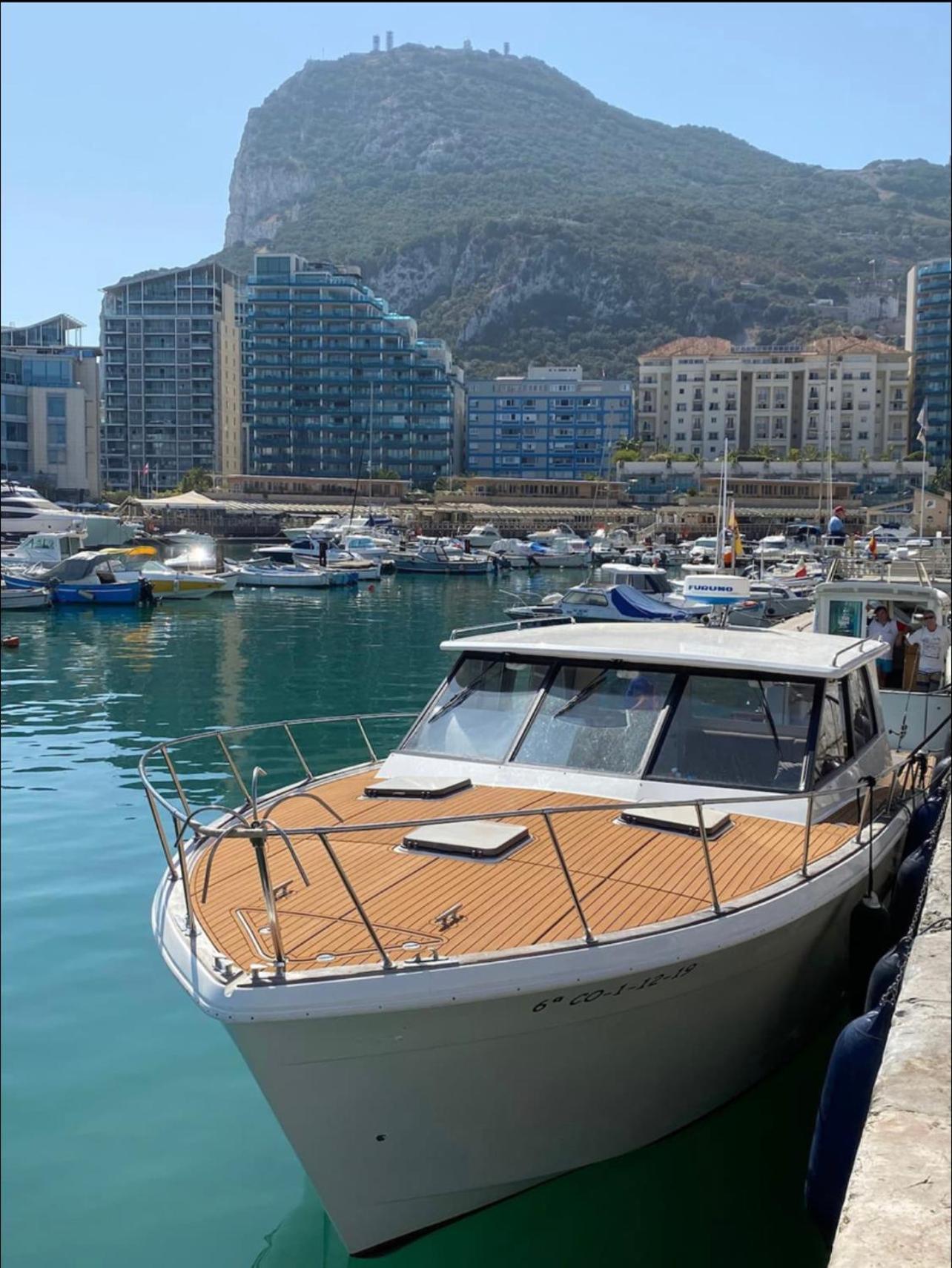 Barco Americano Sotogrande Botel