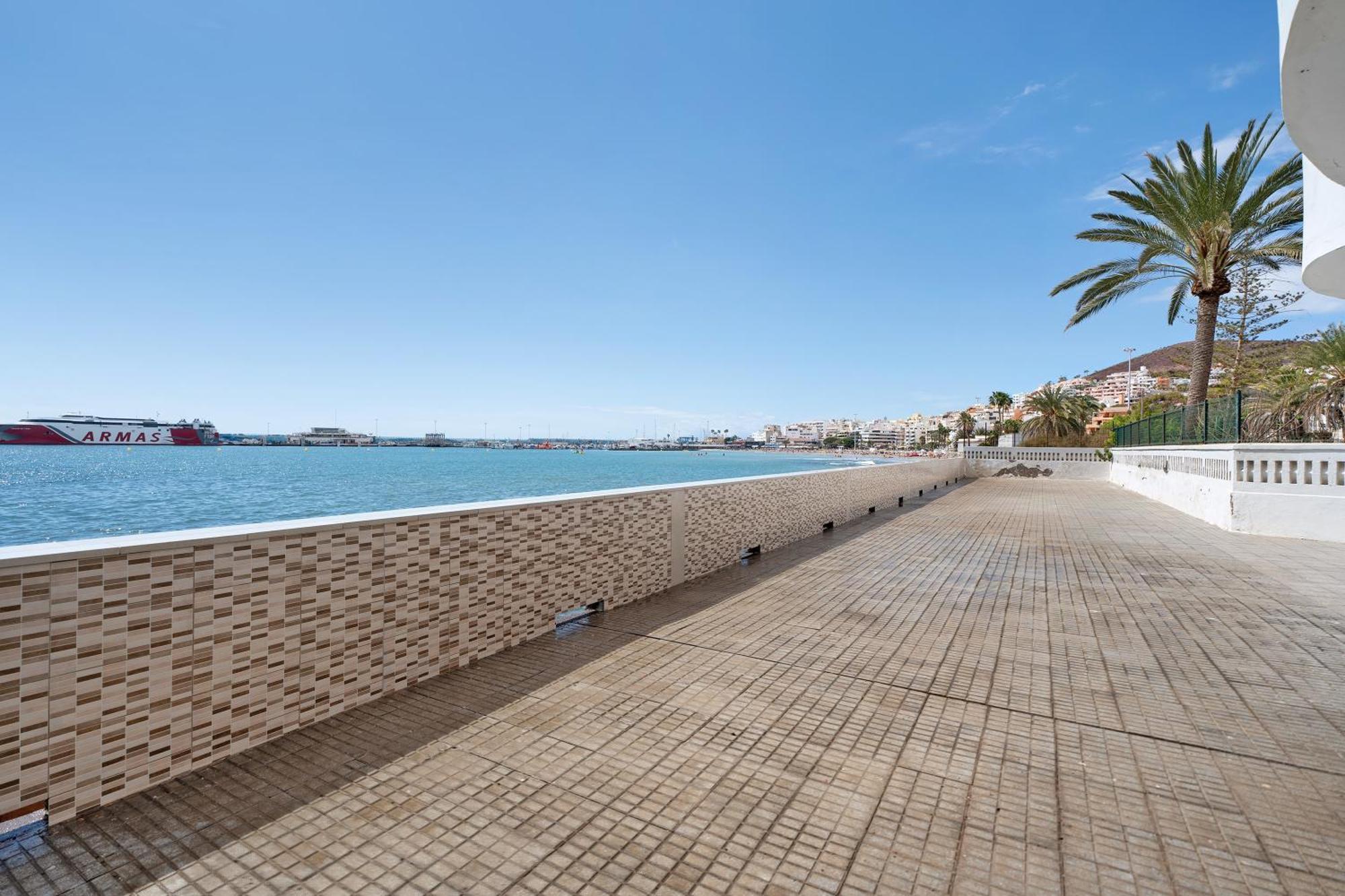 Cristianmar Frontline Sea View Apartment