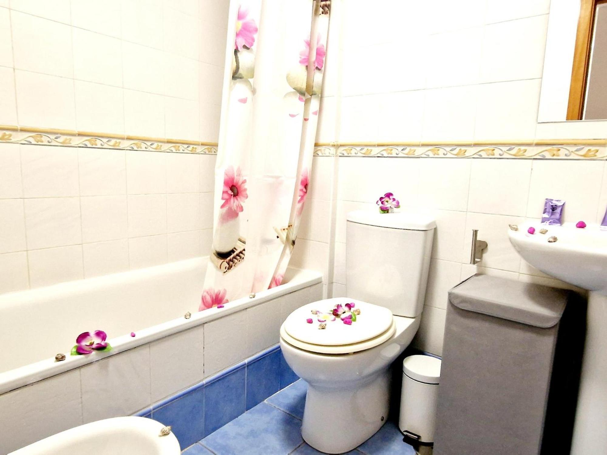Holiday home Paraiso 2 Bedroom Terrace Wifi Free *