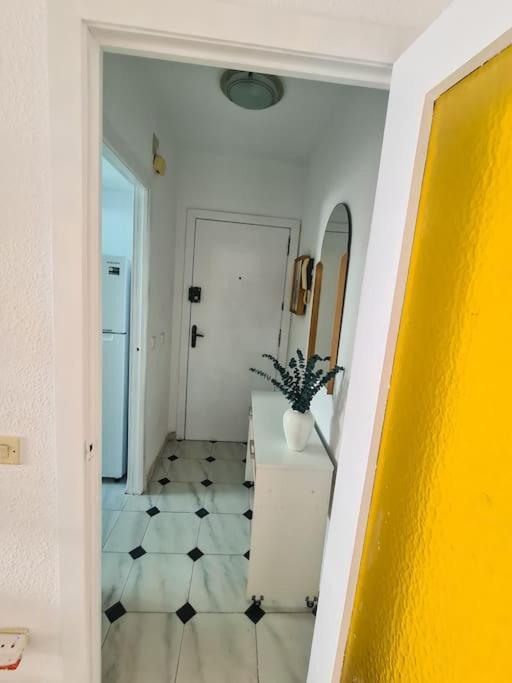 Beachside 2-bd Near Barcelona Apartment *