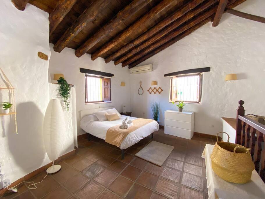 Casabenadalid. Con Piscina. *