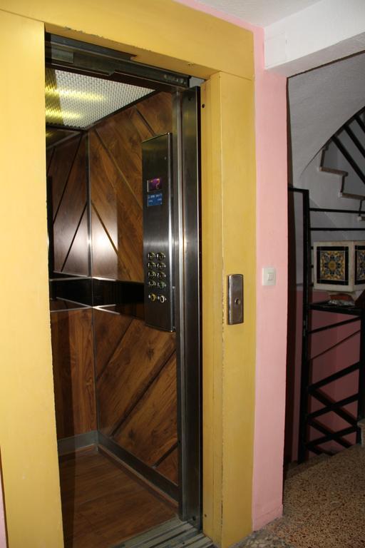 Hostal Mengual Guest house *