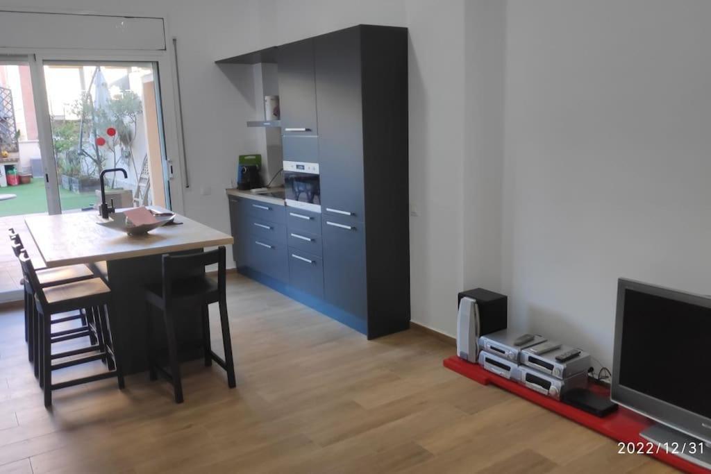 Precioso Con Magnifico Patio. Apartamento *