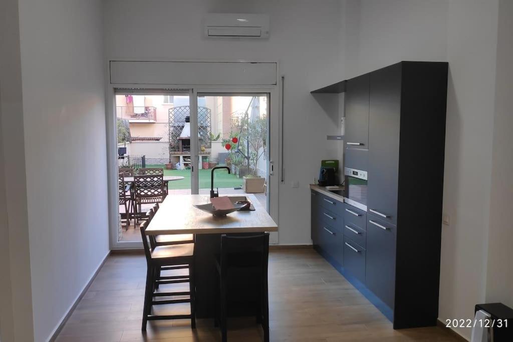 Precioso Con Magnifico Patio. Apartamento Sant Feliu de Llobregat