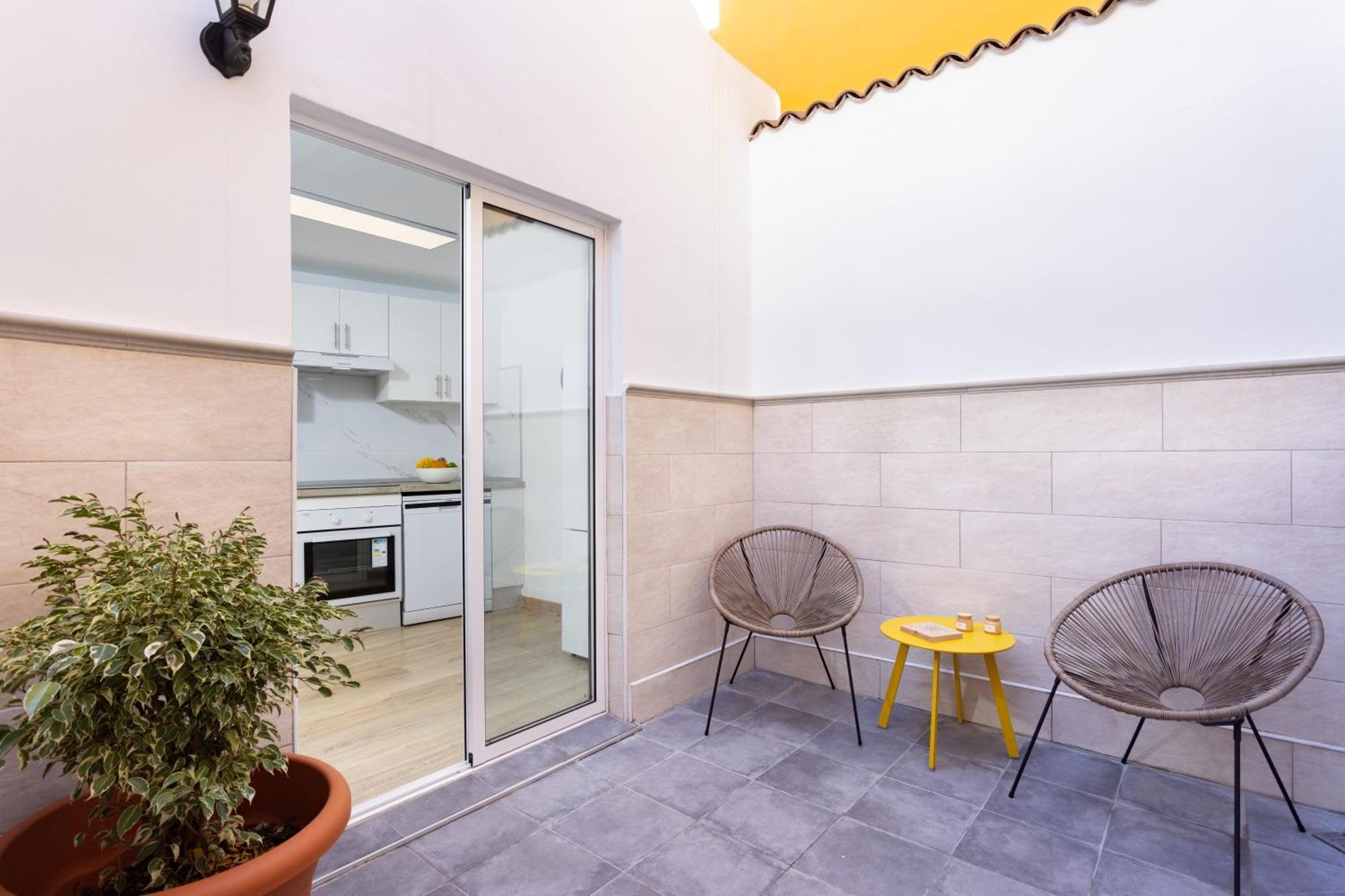 Apartment Casacharco - New Design & Spacious, In Historic Heart Of Puerto Puerto de la Cruz (Tenerife)