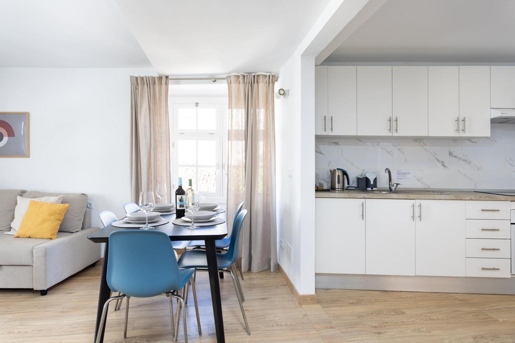 Apartment Casacharco - New Design & Spacious, In Historic Heart Of Puerto