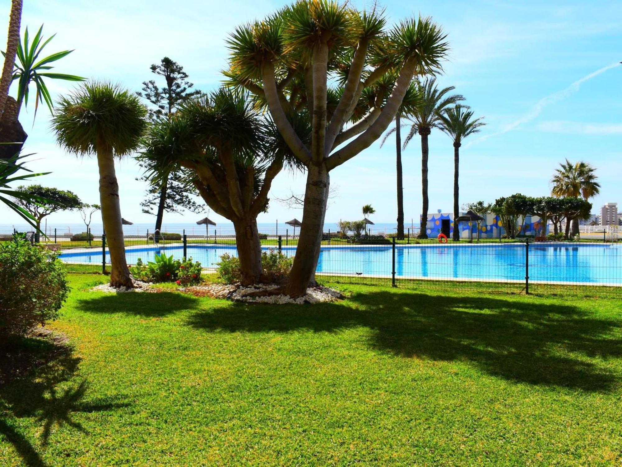 Apartamento Luminoso Estudio En Castillo Santa Clara *