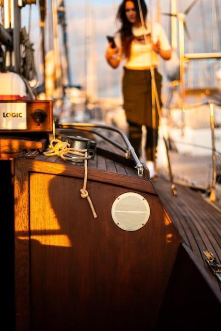 The Captains Locker - 30ft Yacht Hotel en barco