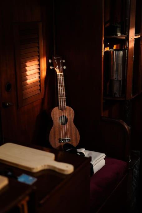 The Captains Locker - 30ft Yacht Hotel en barco San Miguel de Abona