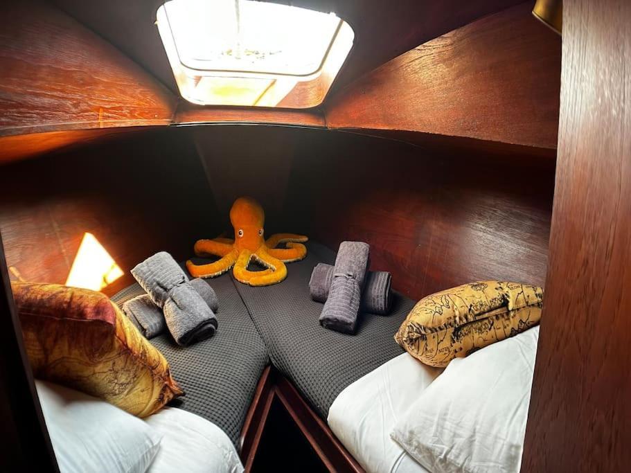 The Captains Locker - 30ft Yacht Hotel en barco *