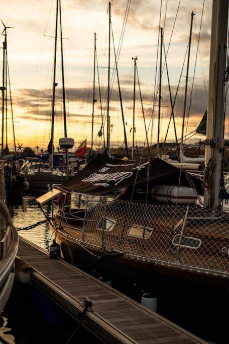 The Captains Locker - 30ft Yacht Hotel en barco San Miguel de Abona