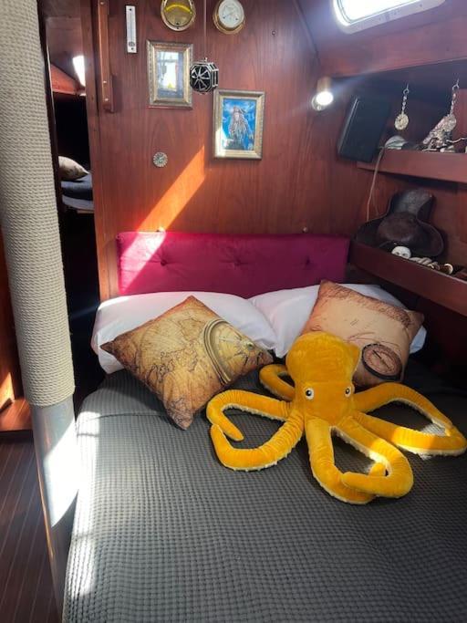 Hotel en barco The Captains Locker - 30ft Yacht *