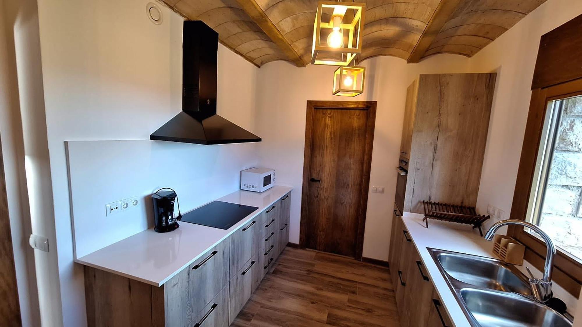 Casa De Les Escoles, Espinalbet - Alberga * Castellar del Riu