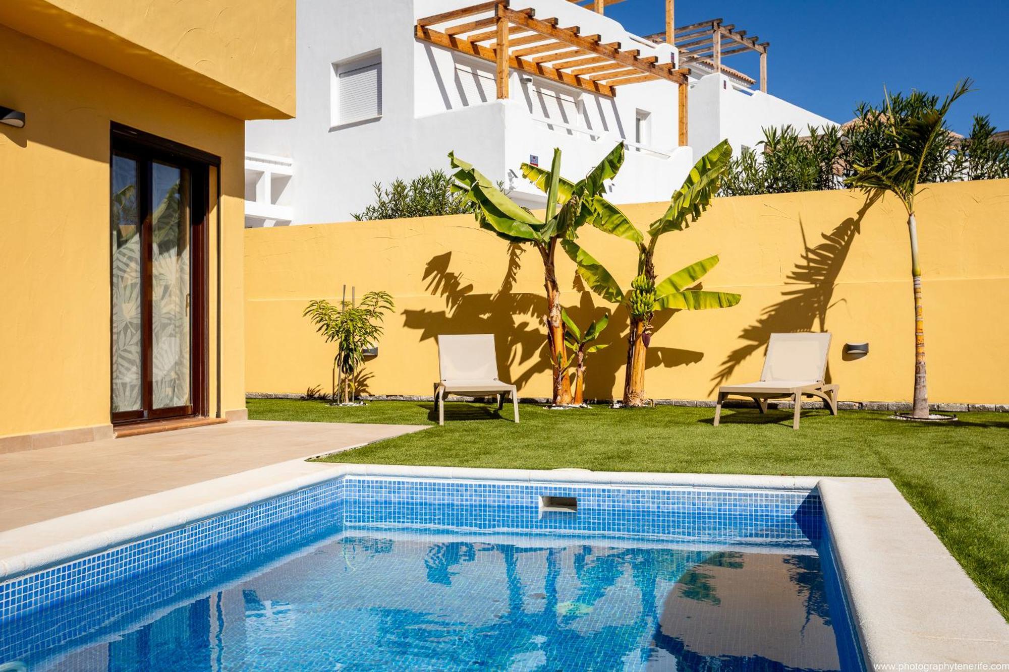With 4 Bedrooms And Private Heated Pool Villa