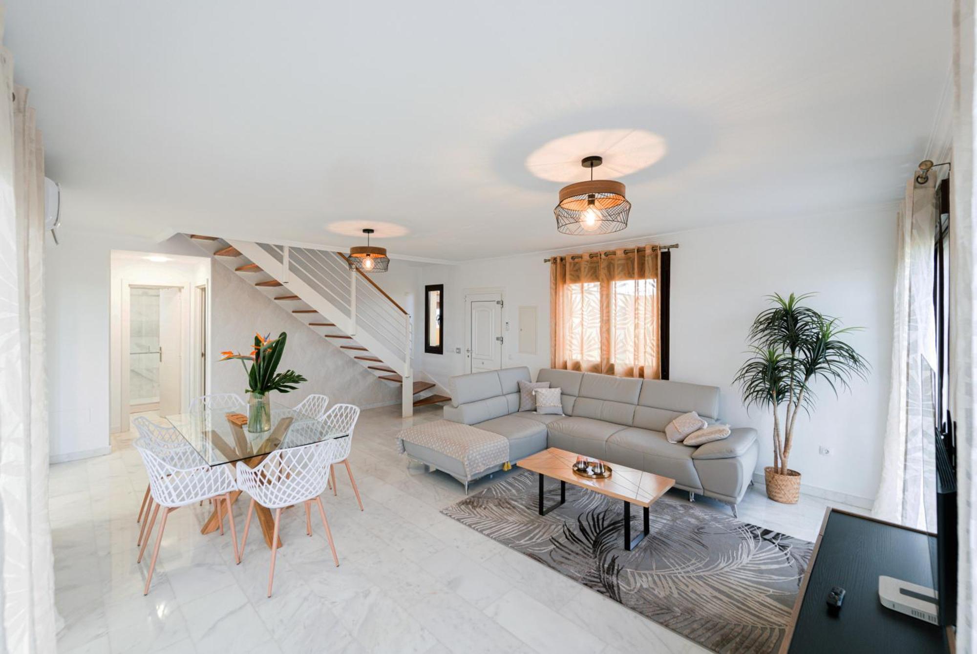 Villa With 4 Bedrooms And Private Heated Pool
