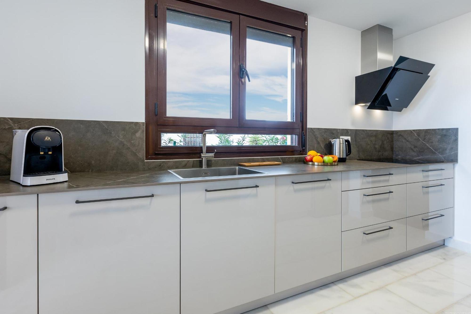 With 4 Bedrooms And Private Heated Pool San Miguel de Abona