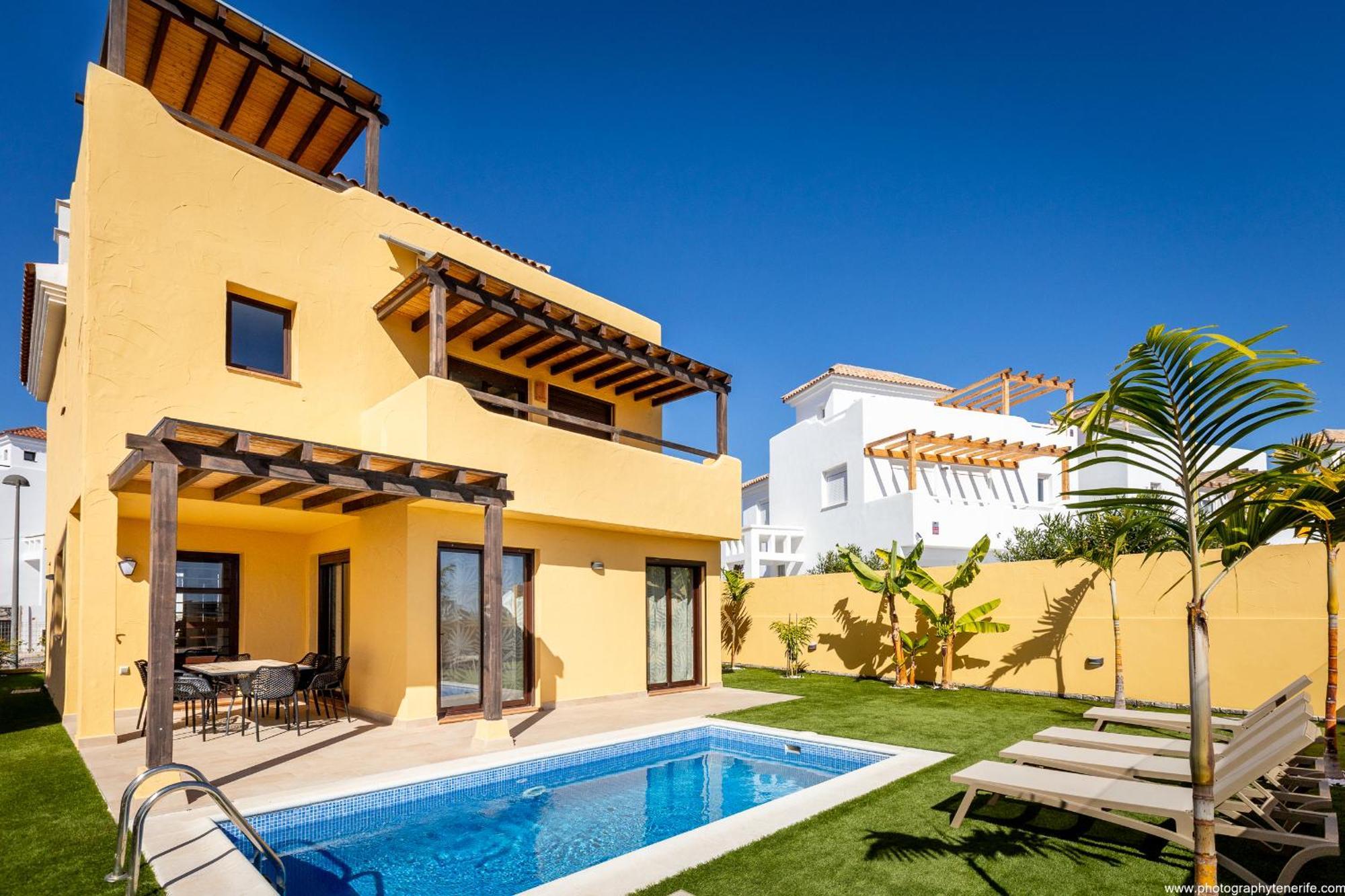With 4 Bedrooms And Private Heated Pool San Miguel de Abona