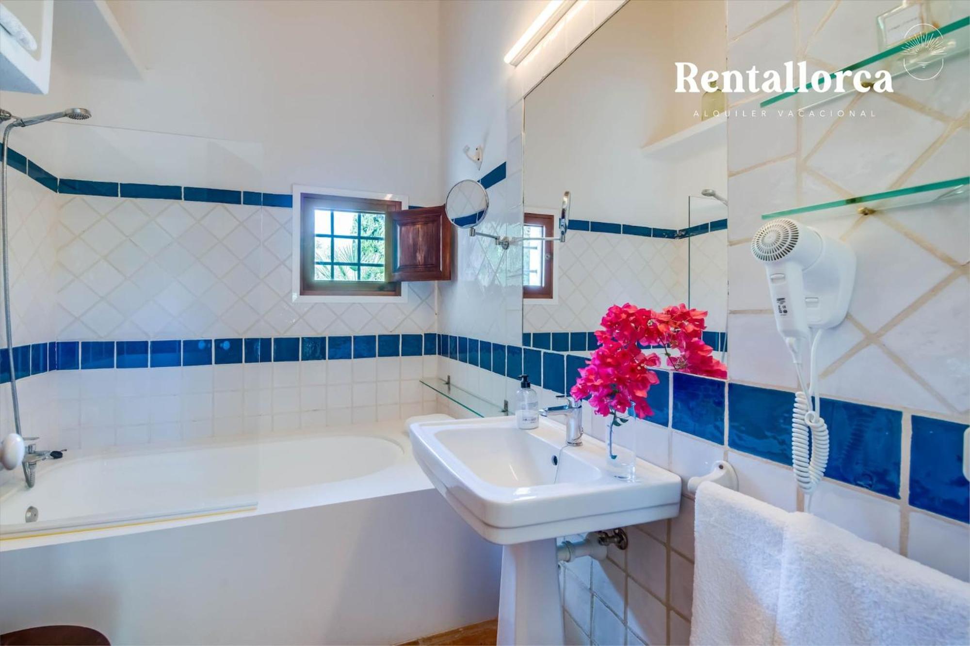 Casa rural Son Guillotet-rentallorca María de la Salud
