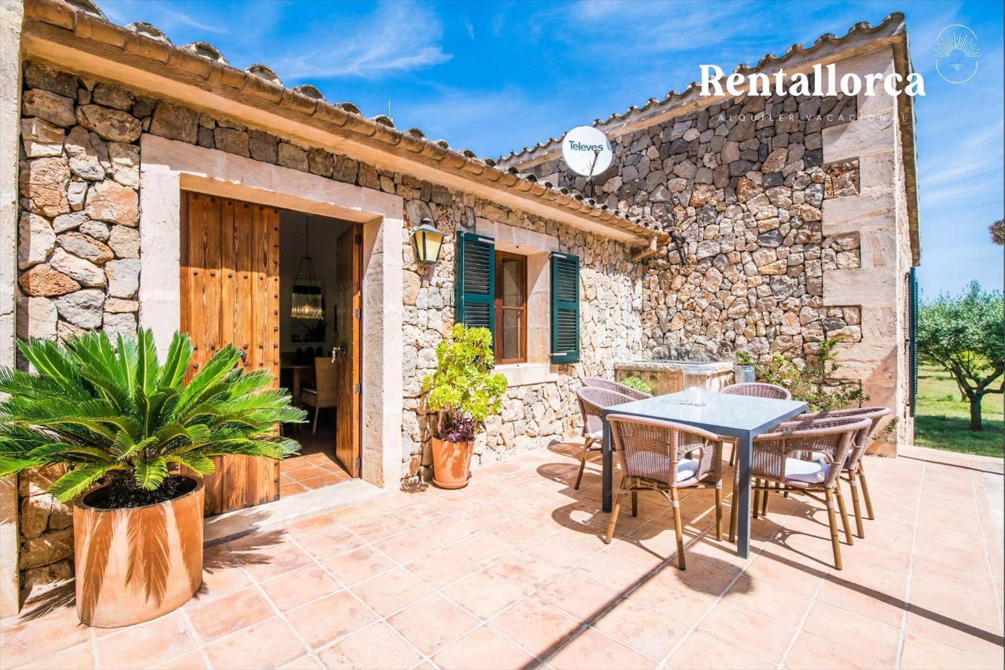 Casa rural Son Guillotet-rentallorca María de la Salud