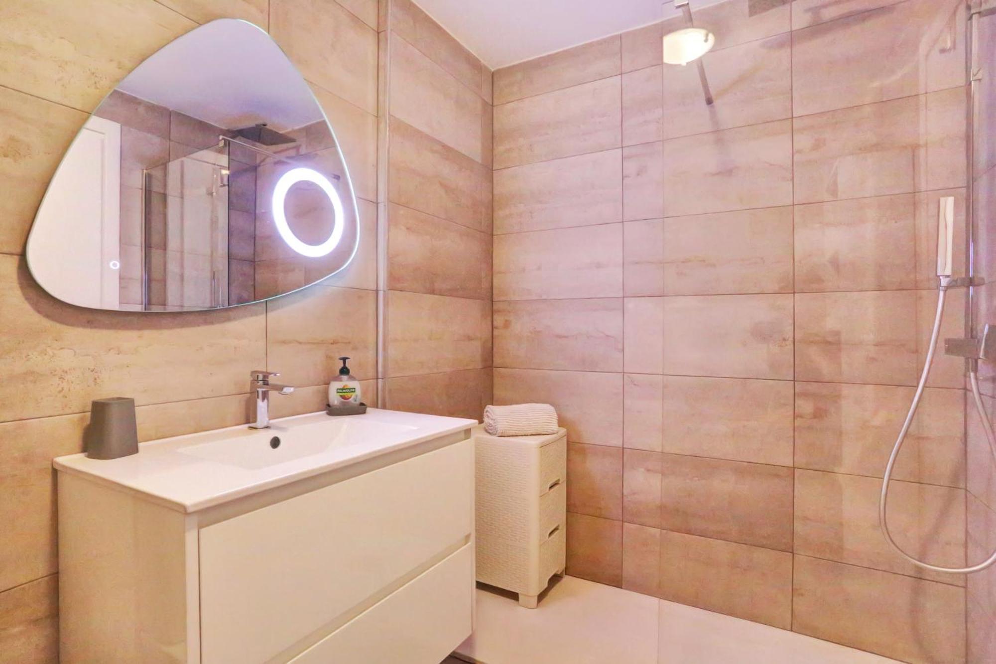 El Paraiso, Beautiful Swimming Pool With Ocean View, Parking, Fiber Apartment