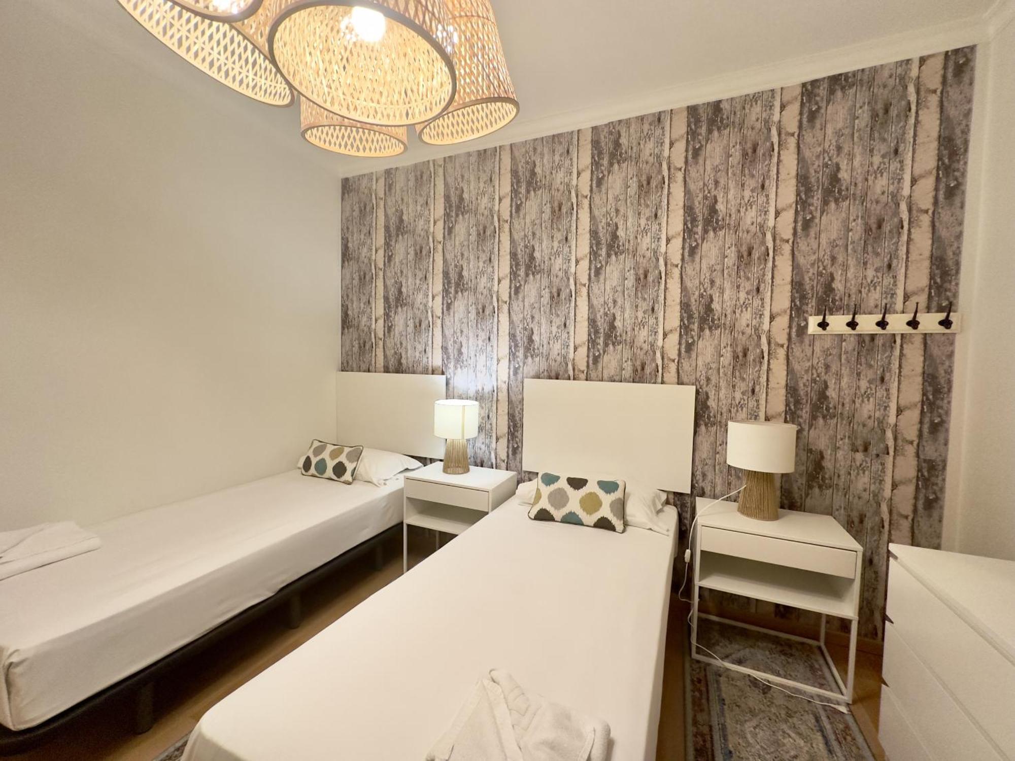 Urbe10 Plaza De Uncibay 3 Bedrooms Apatment *
