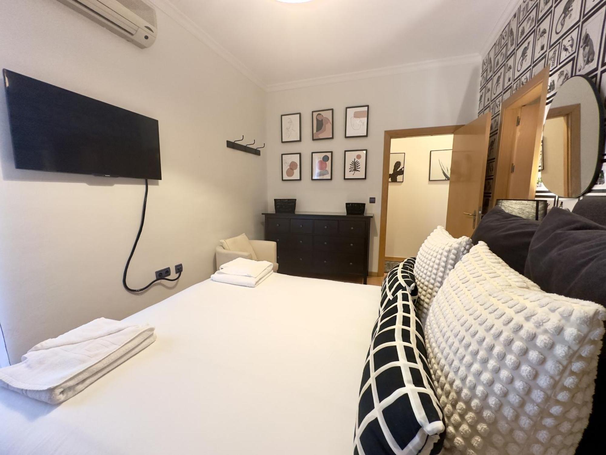 Urbe10 Plaza De Uncibay 3 Bedrooms Apatment Apartamento
