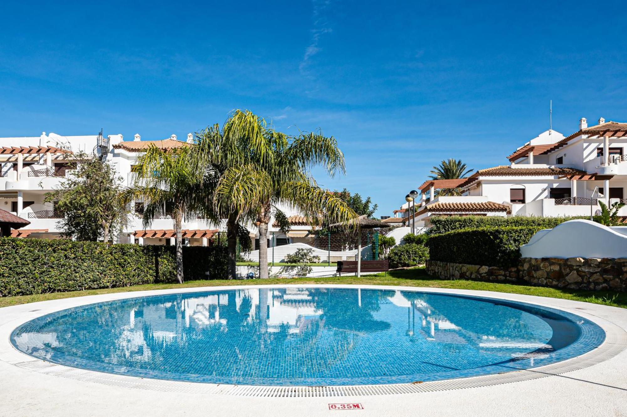 Apartamento Familiar Muy Soleado Cerca De La Playa Y Parking Incluido