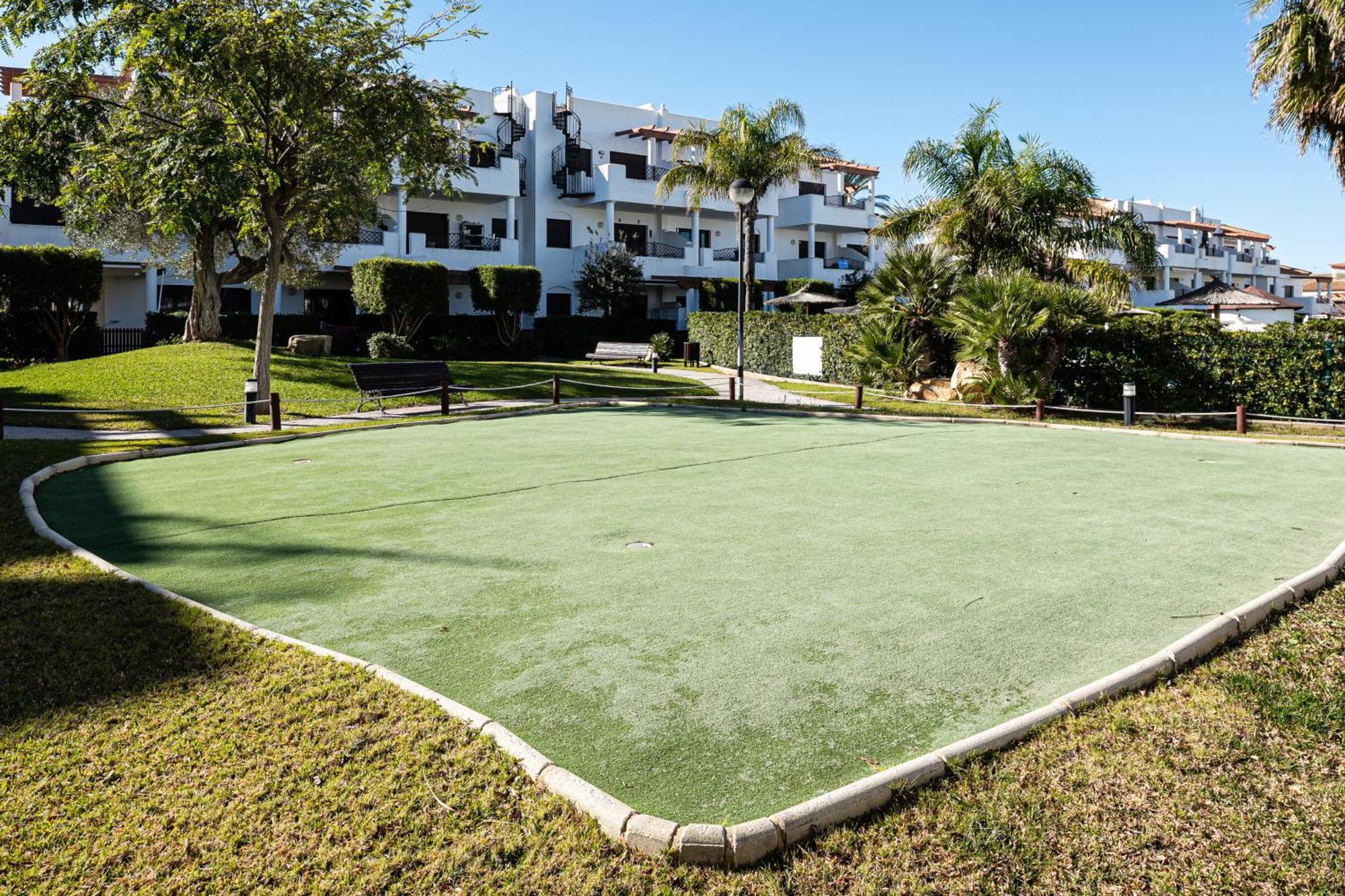 Familiar Muy Soleado Cerca De La Playa Y Parking Incluido