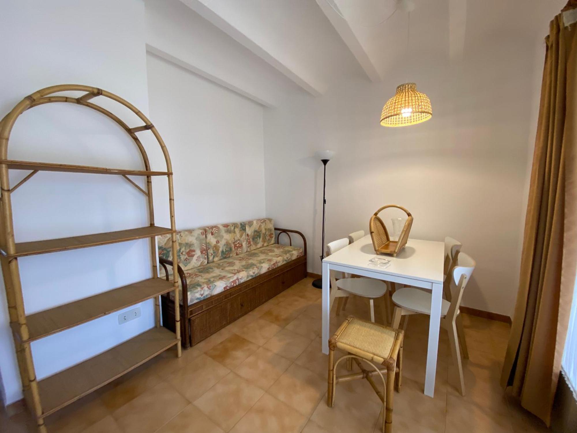 Margarita Sabina Pinell Apartment *