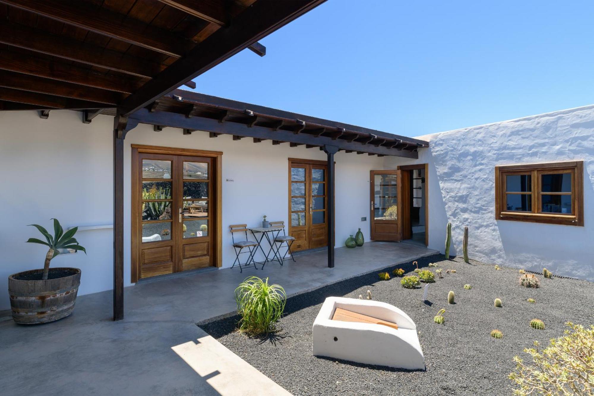 La Casa Del Medianero
