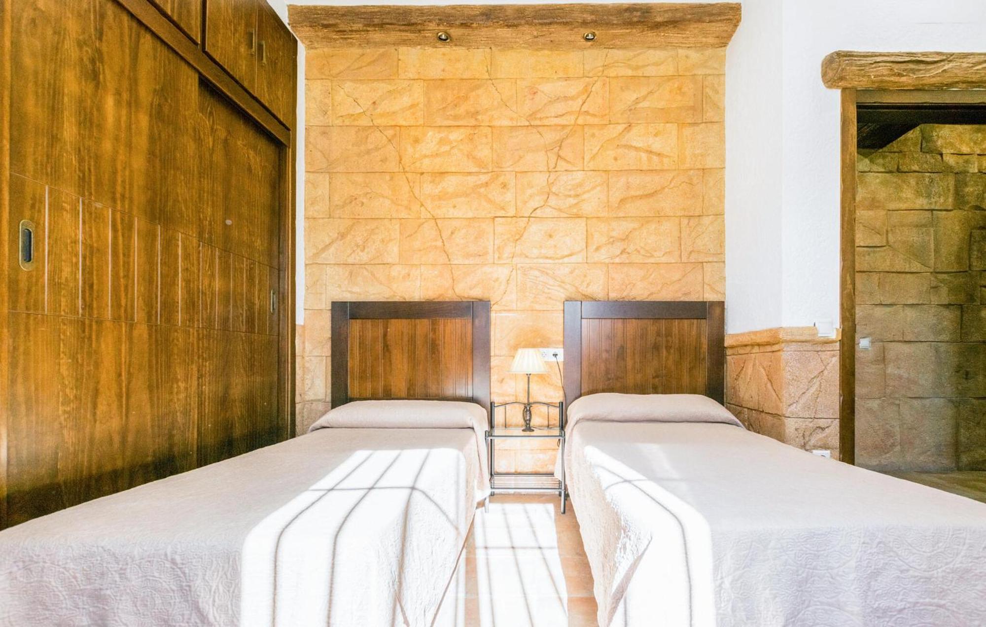 2 Bedroom Gorgeous In