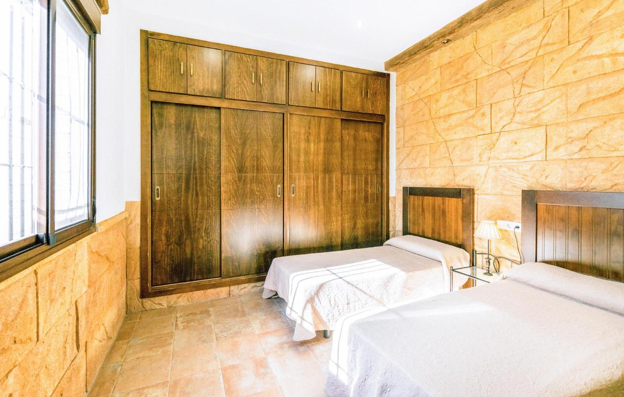 2 Bedroom Gorgeous In