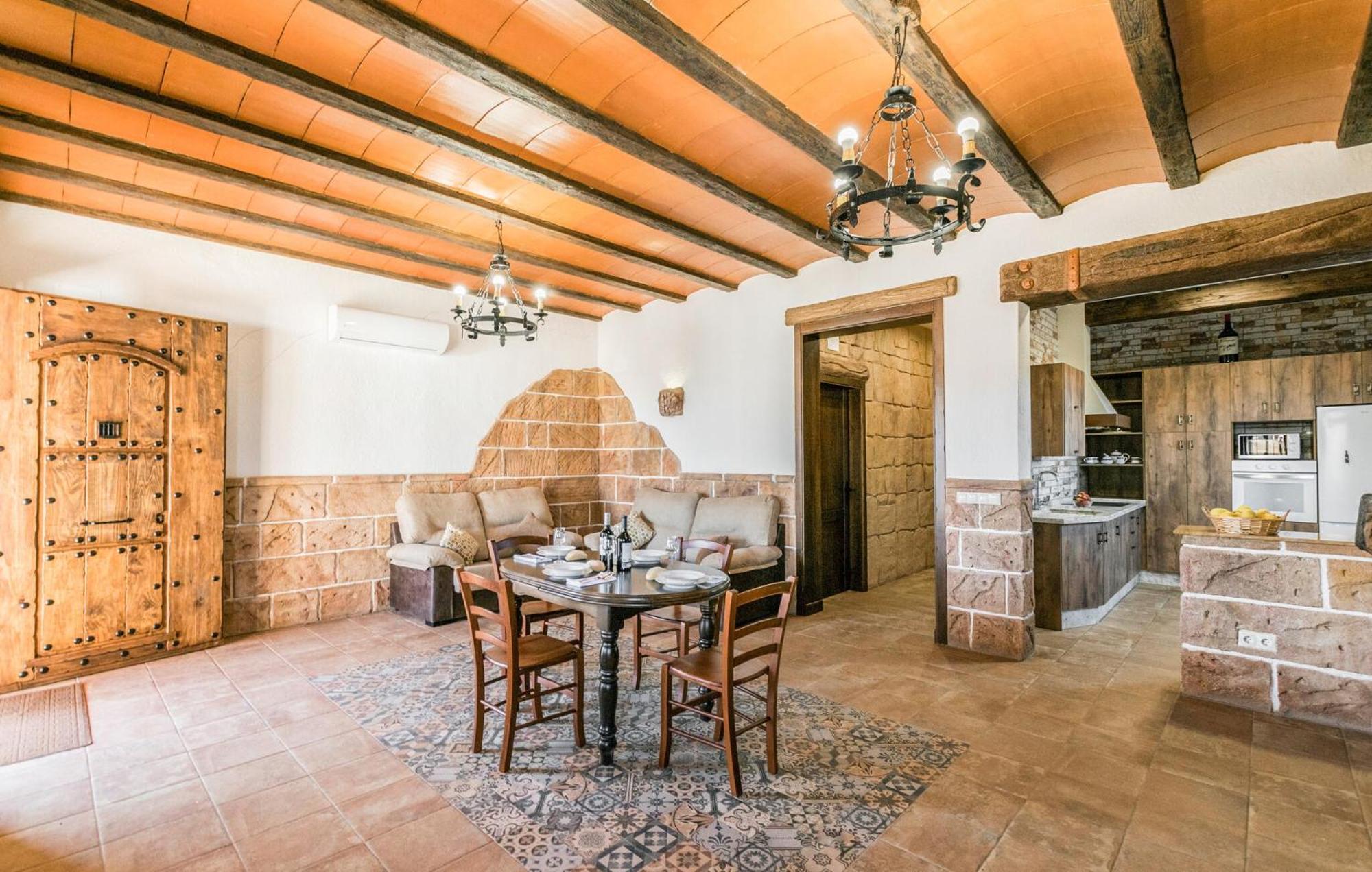 2 Bedroom Gorgeous In Casariche