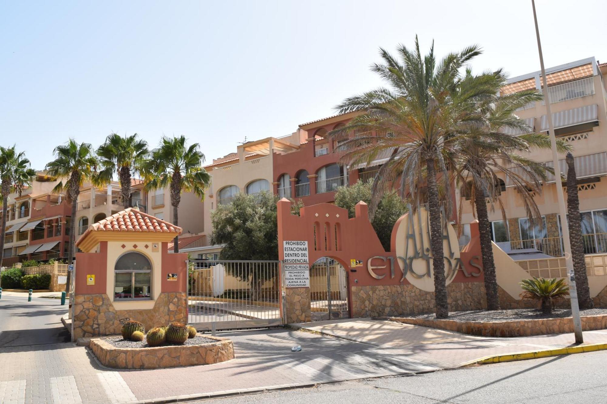 Two Bed Floor Alta Entinas Close To The Beach. *