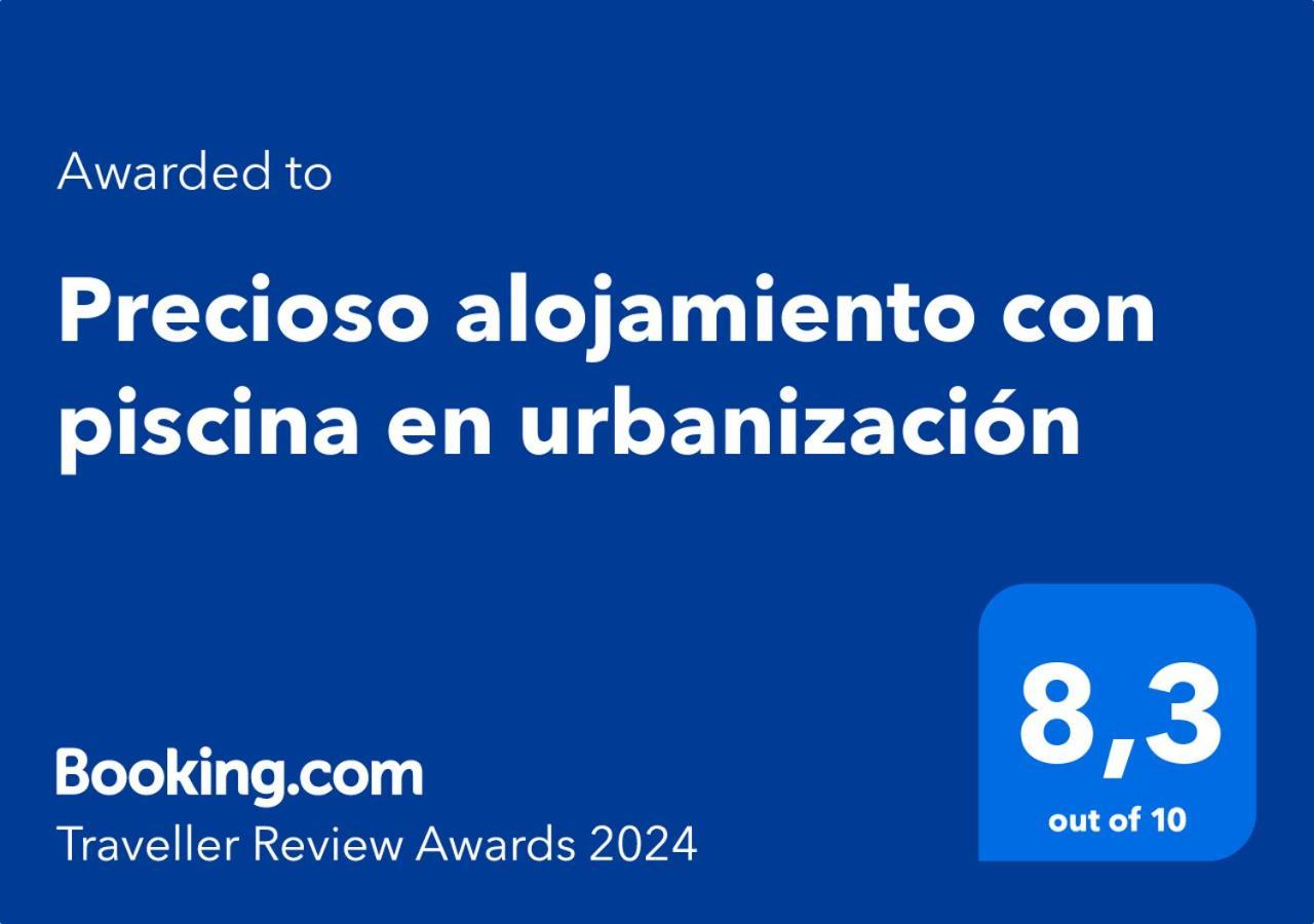 Precioso Alojamiento Con Piscina En Urbanización