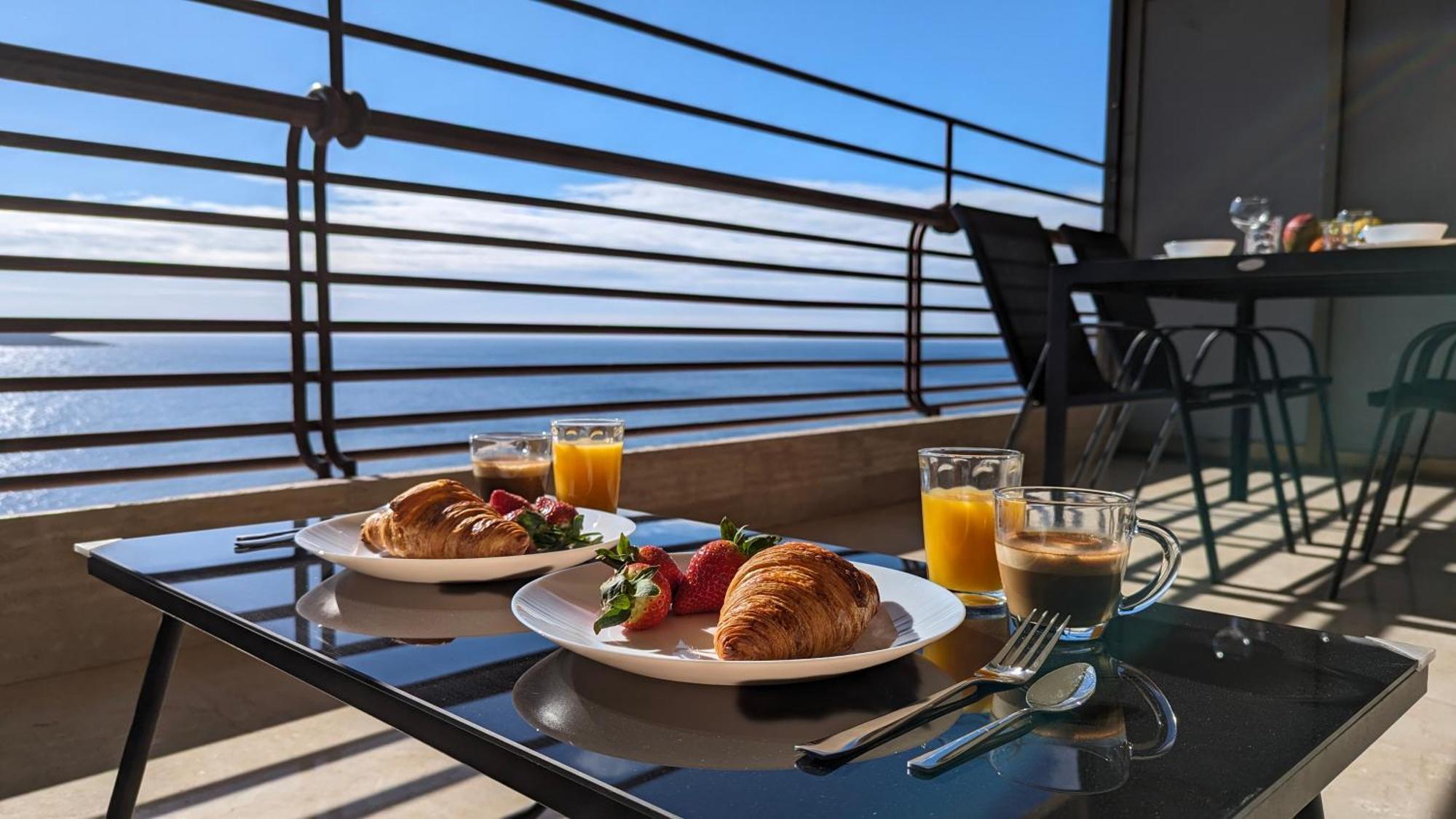 Apartamento Arenas Sea Front *