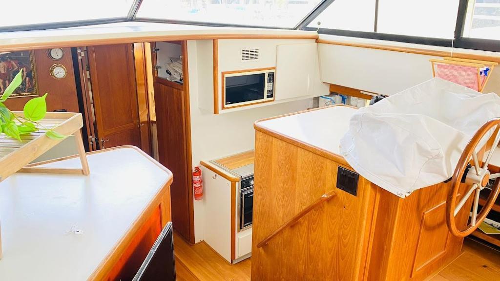 Hotel en barco Yacht Y Fiestas Sant Adrià de Besòs