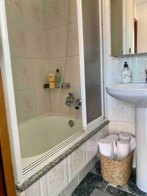 Disfruta Del Mar En Una Acogedora Casa En