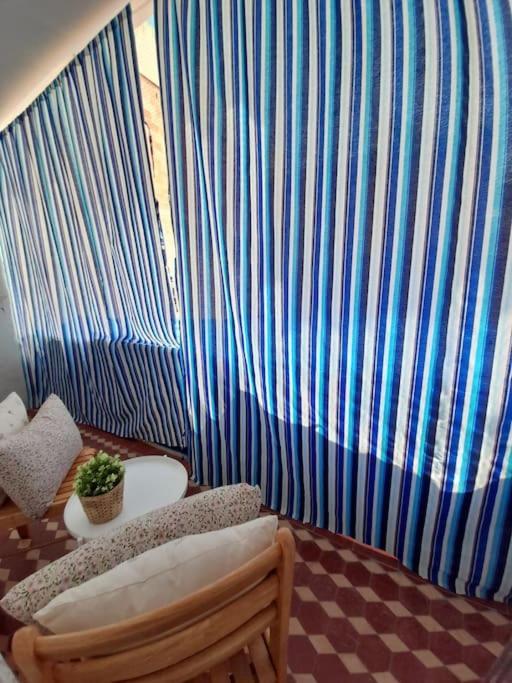 Bonito Estudio En El Centro. Ideal Parejas. * Palamós