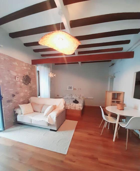Bonito Estudio En El Centro. Ideal Parejas. Palamós