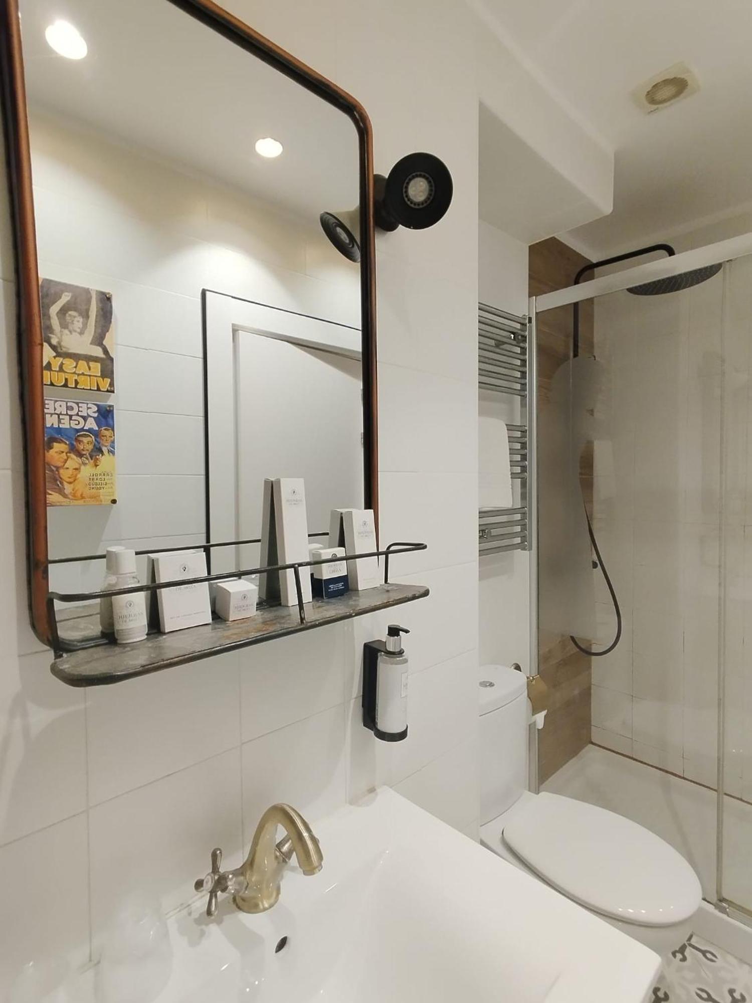 Boutique Caravan Cinema 2*