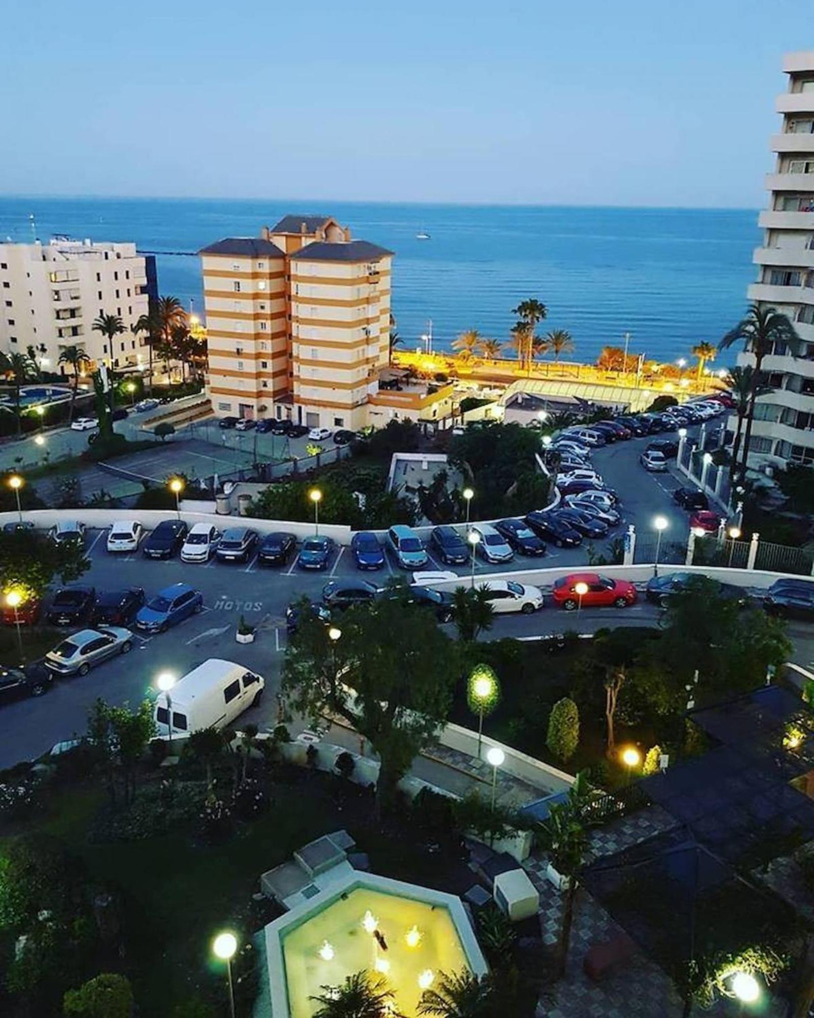 Spacious In Benalbeach With Sea Views Apartamento *