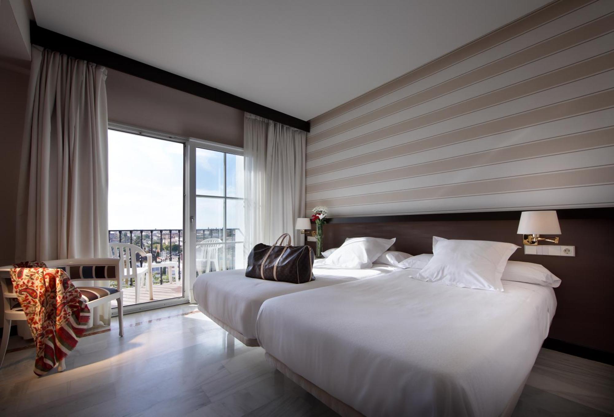 Hotel Abades 4*