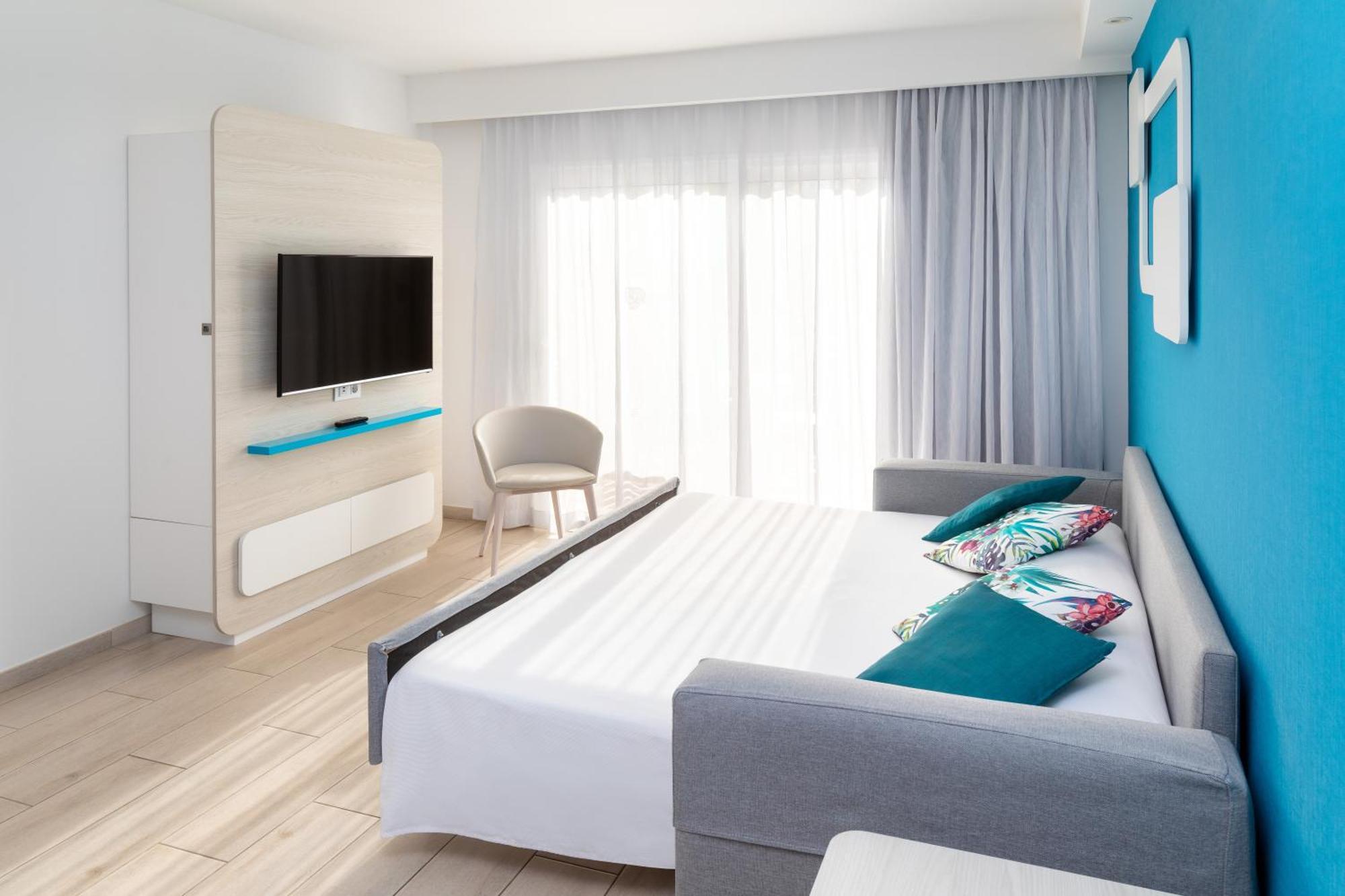 Tropical Park Hotel 4*