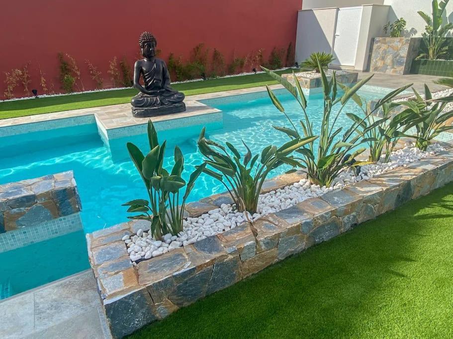 Apartamento 50m From The Sea, Pool, Ac, Parking