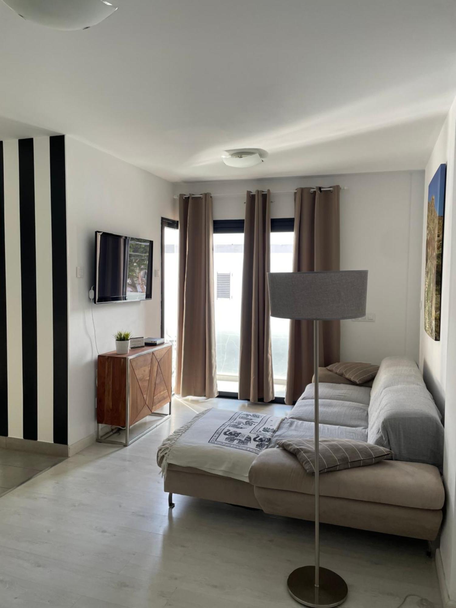 Pura Vida Apartahotel *